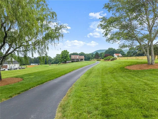 $818,000 | 8958 Bill Savage Road, Lula, GA 30554