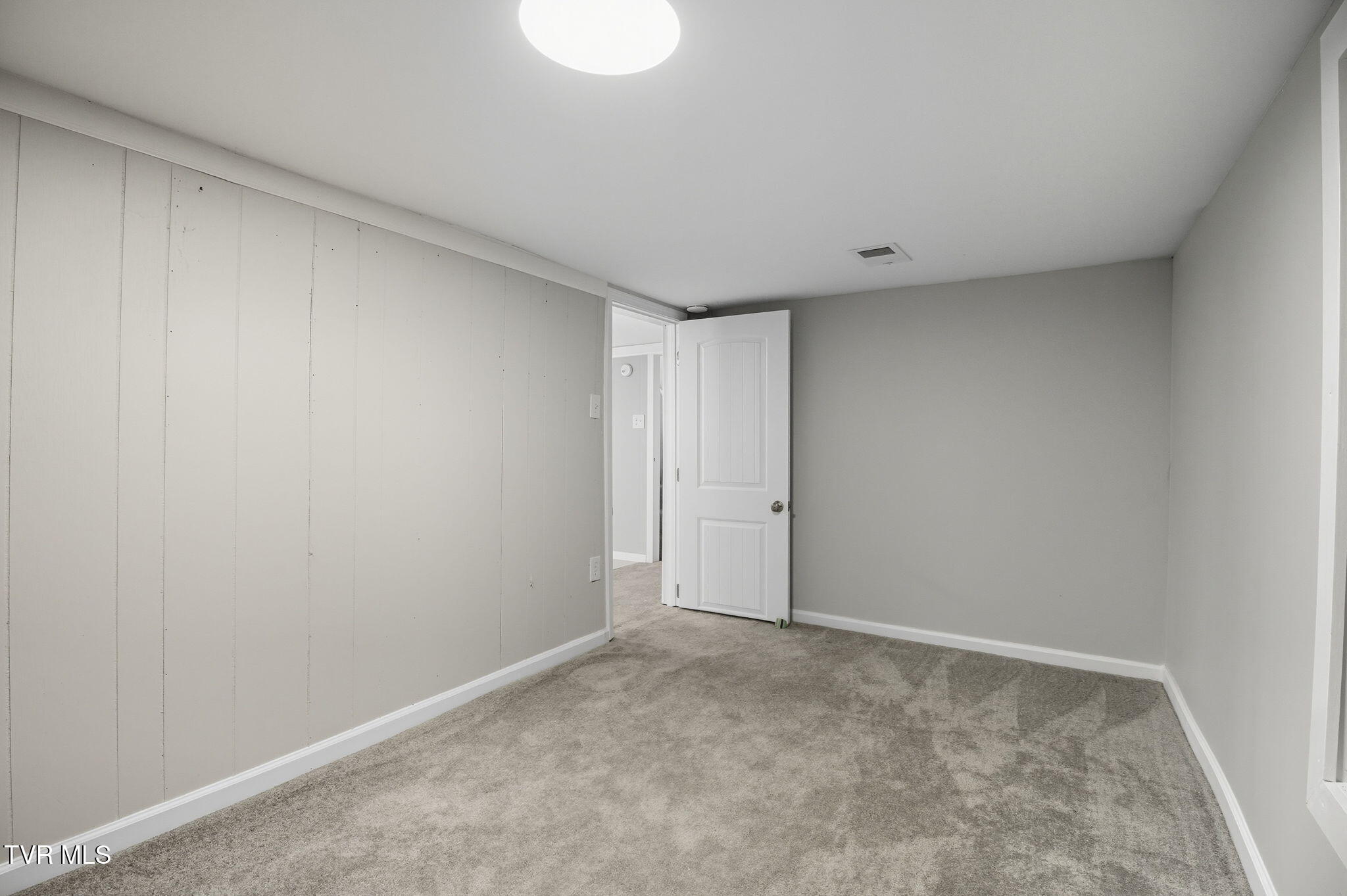 102 Perry Street Greeneville, TN 37745 - Photo 19 of 26 26-web-or-mls-DZ3A5573