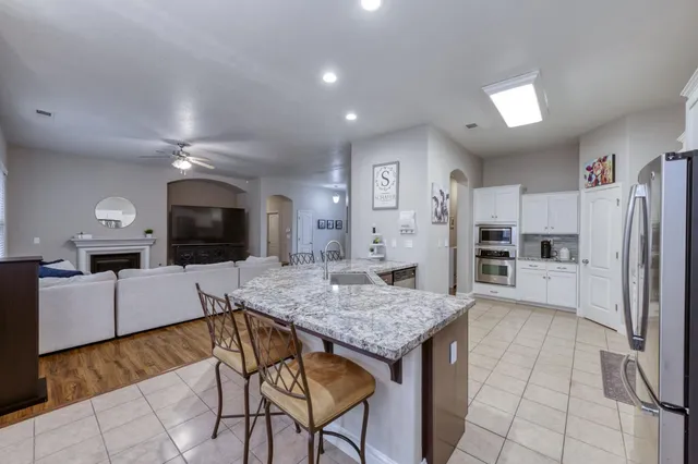 $560,000 | 5945 North La Paz Avenue, Fresno, CA 93723