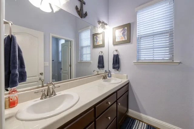 $560,000 | 5945 North La Paz Avenue, Fresno, CA 93723