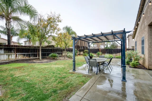 $560,000 | 5945 North La Paz Avenue, Fresno, CA 93723