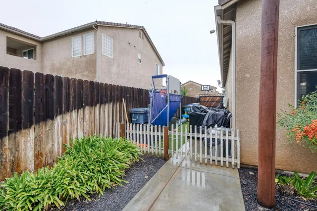 $560,000 | 5945 North La Paz Avenue, Fresno, CA 93723