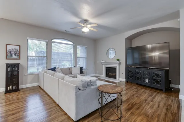 $560,000 | 5945 North La Paz Avenue, Fresno, CA 93723