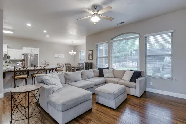 $560,000 | 5945 North La Paz Avenue, Fresno, CA 93723