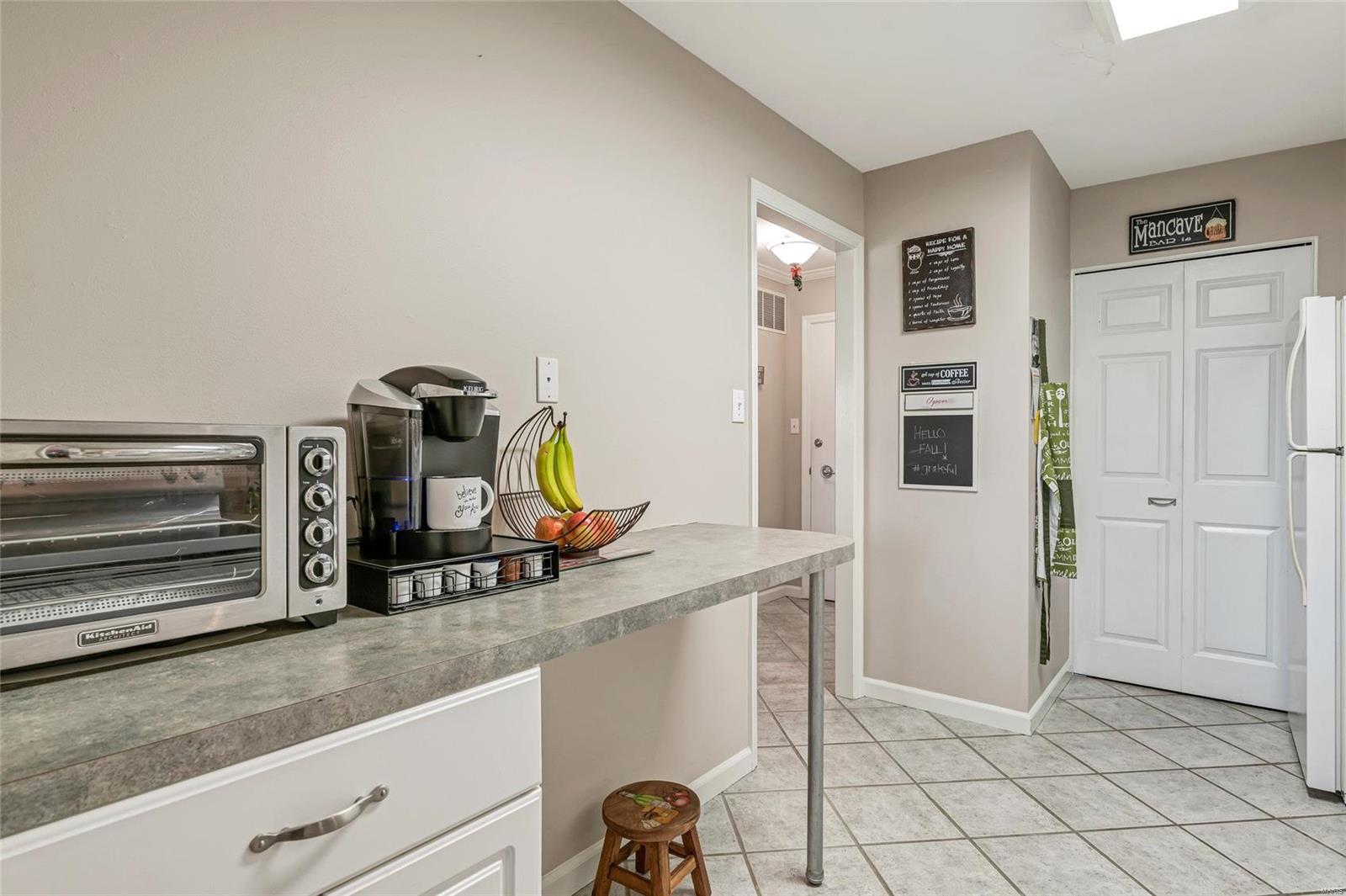 8631 Old Bonhomme Road, Unit 3E St. Louis, MO 63132 - Photo 17 of 32