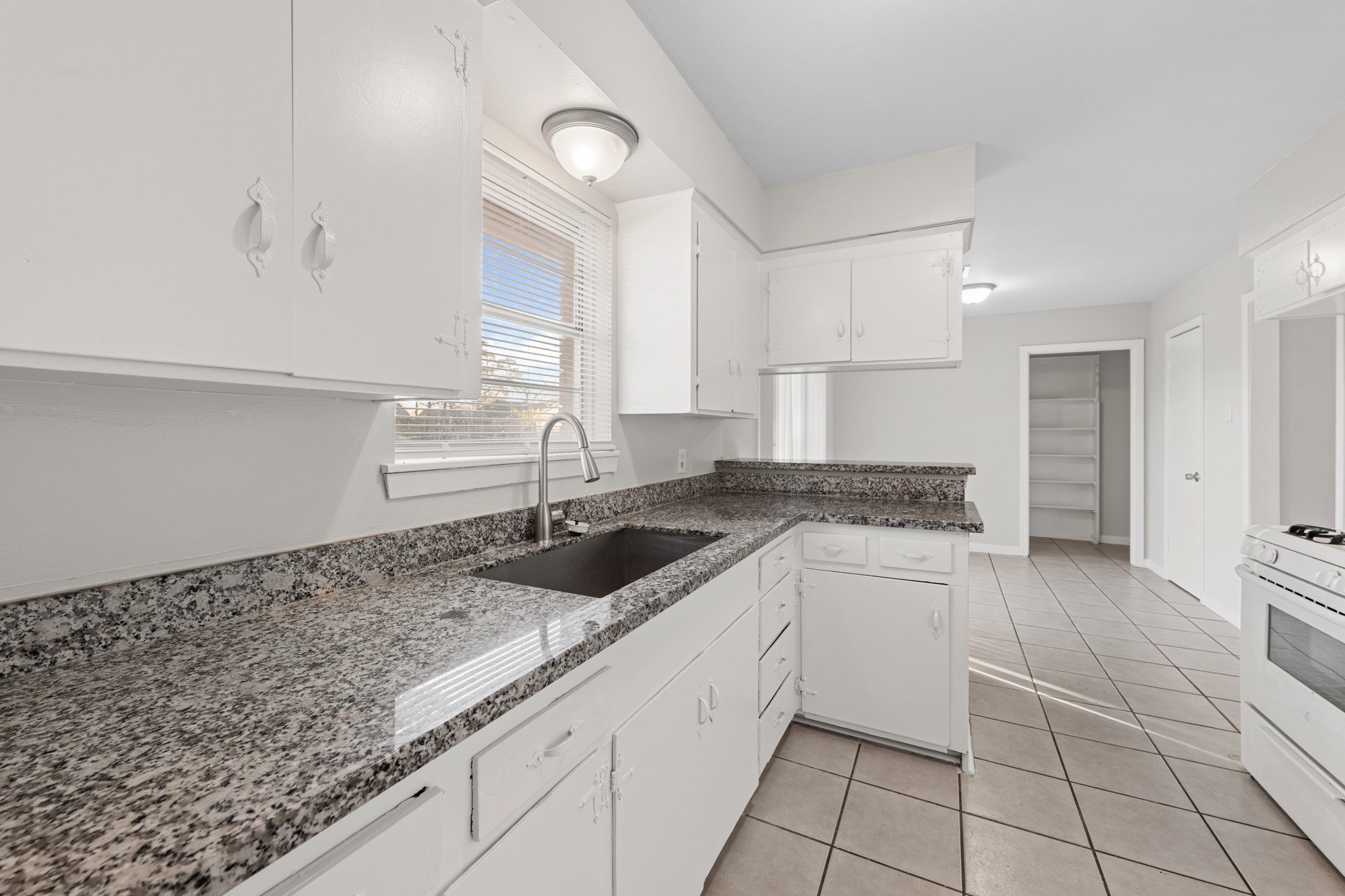 11218 Rebel Road Houston, TX 77016 - Photo 3 of 13