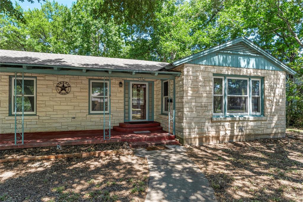 207 North Marable Street West, TX 76691 - Photo 3 of 35