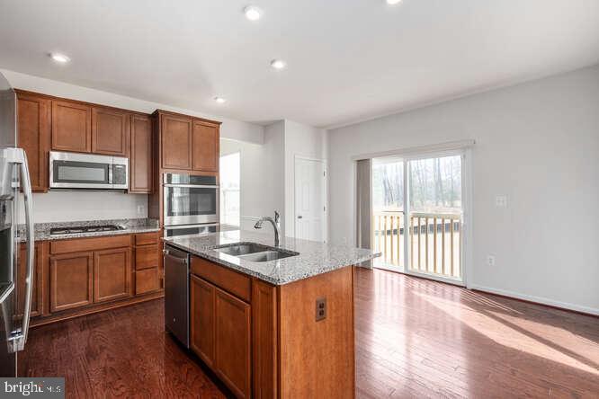 15858 Aerial View Road Woodbridge, VA 22193 - Photo 12 of 30 Generous size kitchen with SS appliances