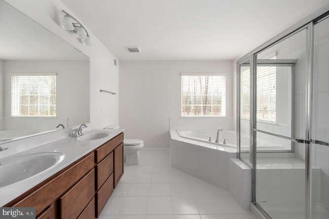 15858 Aerial View Road Woodbridge, VA 22193 - Photo 22 of 30 Double vanities provides lots of counter space