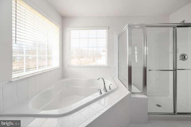 15858 Aerial View Road Woodbridge, VA 22193 - Photo 23 of 30 Separate Tub and Shower