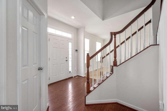 15858 Aerial View Road Woodbridge, VA 22193 - Photo 3 of 30 Entrance with gleaming Hardwood floors