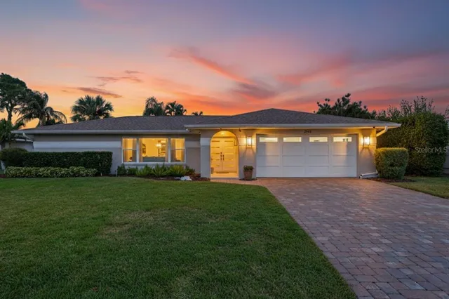 $699,000 | 2043 Tanglewood Way Northeast, St. Petersburg, FL 33702