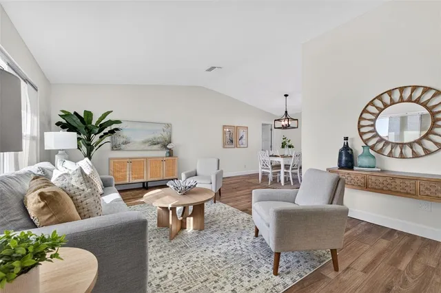 $699,000 | 2043 Tanglewood Way Northeast, St. Petersburg, FL 33702