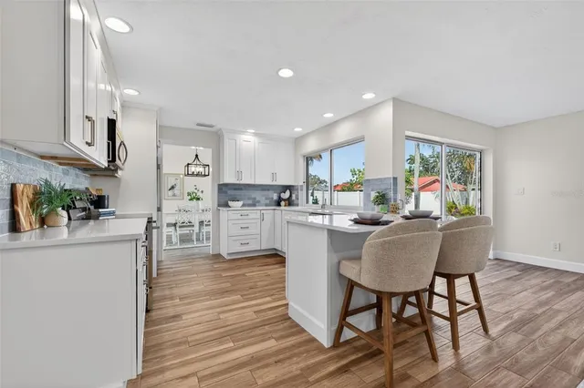 $699,000 | 2043 Tanglewood Way Northeast, St. Petersburg, FL 33702