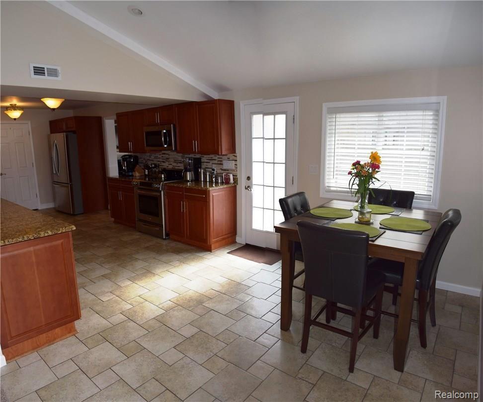 385 Moross Road Grosse Pointe, MI 48236 - Photo 28 of 75 28.jpg