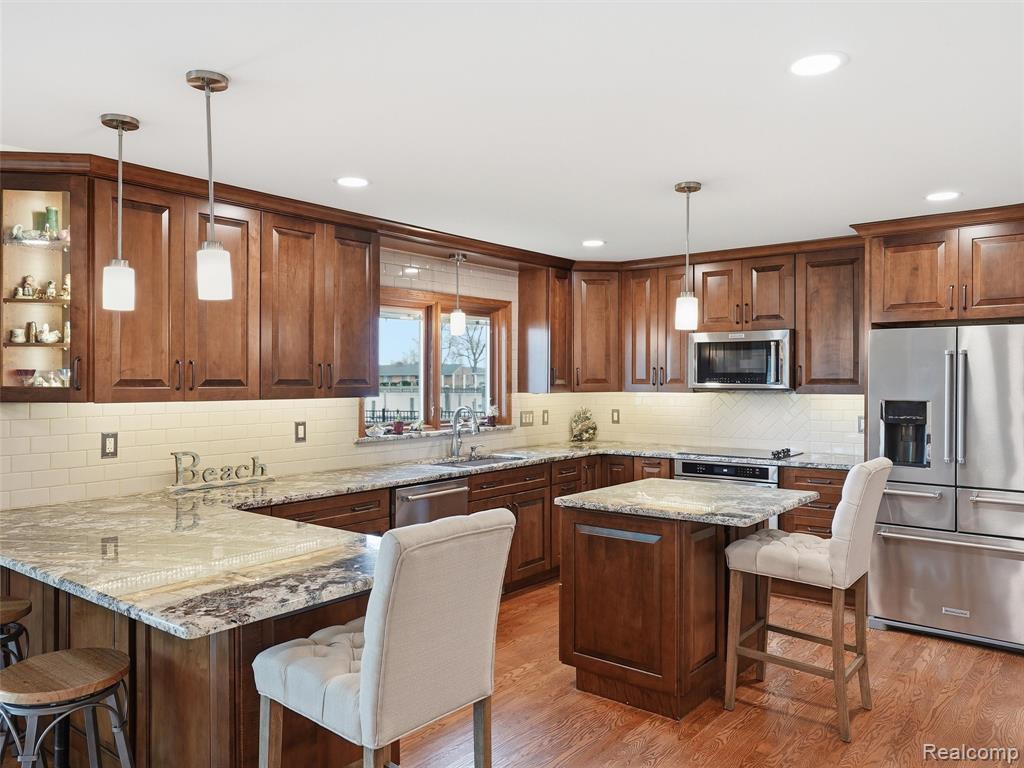 32160 South River Road Harrison Township, MI 48045 - Photo 10 of 70