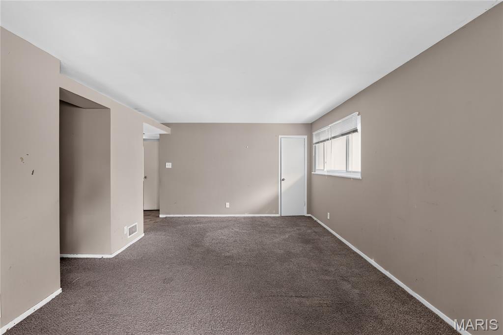 10829 Glen Garry Road St. Louis, MO 63137 - Photo 4 of 23