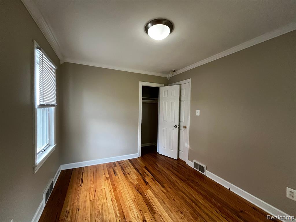 6734 Rosedale Boulevard Allen Park, MI 48101 - Photo 17 of 26