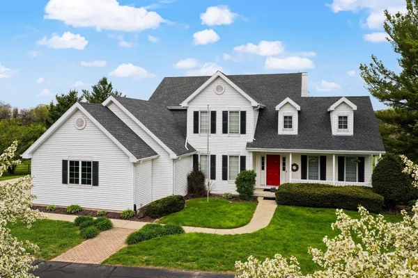 $899,000 | 5 Shady Willow Road, Brooklyn, WI 53521