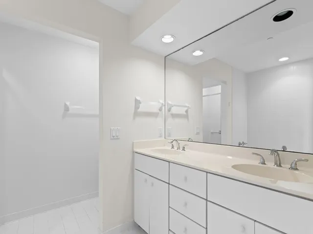 $2,900 | 5540 North Harbor Village Drive, Unit 103, Vero Beach, FL 32967