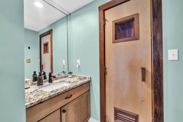 $4,350 | 320 Harbor Boulevard, Unit 901, Destin, FL 32541