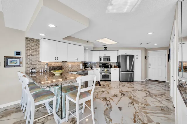 $4,350 | 320 Harbor Boulevard, Unit 901, Destin, FL 32541