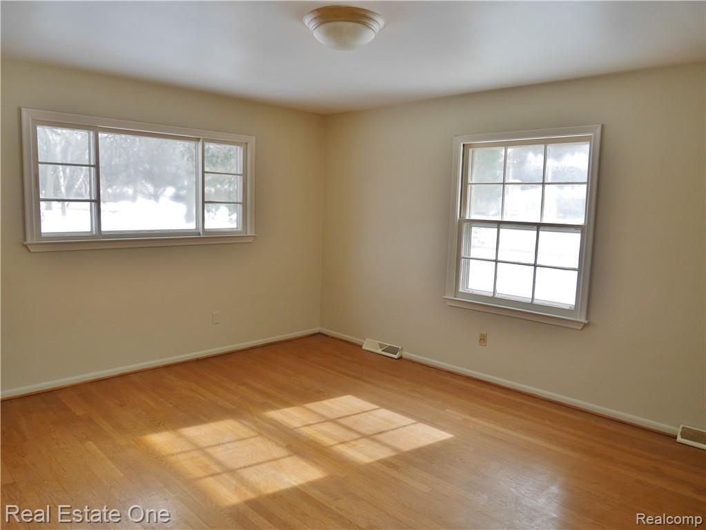 953 South Reading Road Bloomfield Hills, MI 48304 - Photo 8 of 21 master .JPG
