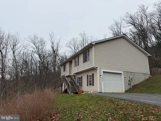 a house that has a lot of windows on it