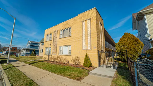 $70,000 | 2336 Union Street, Unit 4, Blue Island, IL 60406