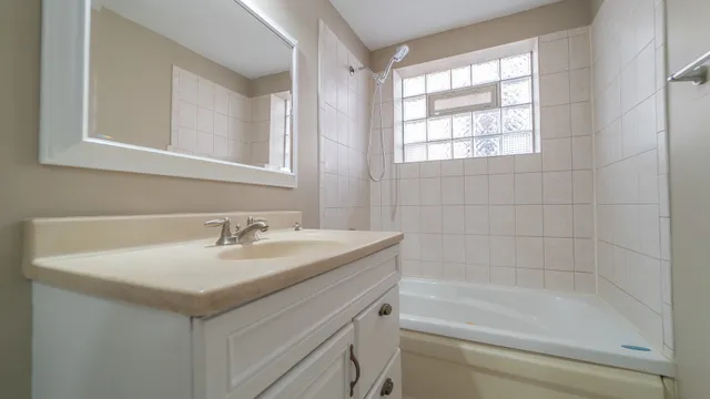 $70,000 | 2336 Union Street, Unit 4, Blue Island, IL 60406