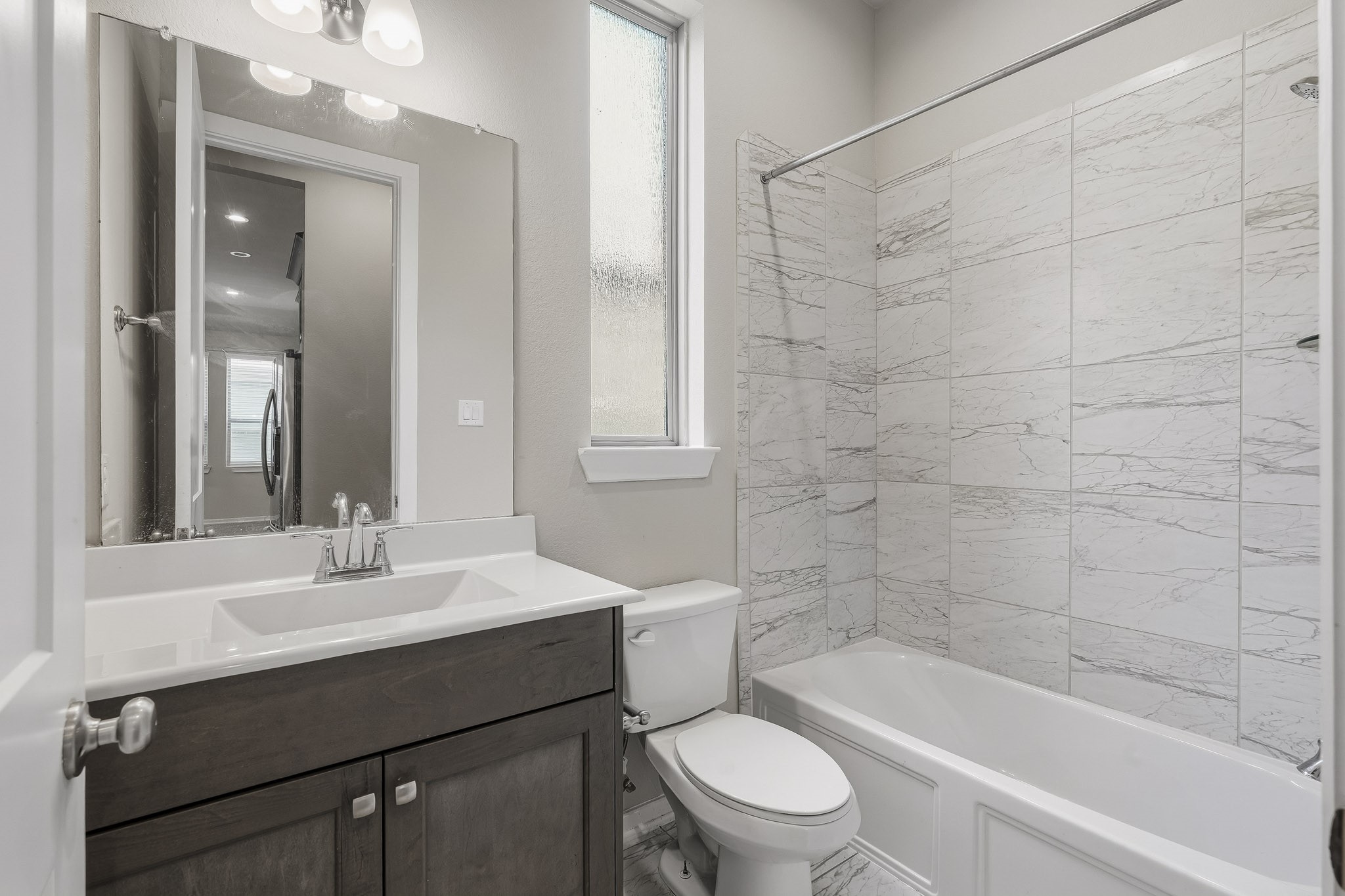 4510 Peloton Road Manvel, TX 77583 - Photo 20 of 29 Second Full Bath Downstairs