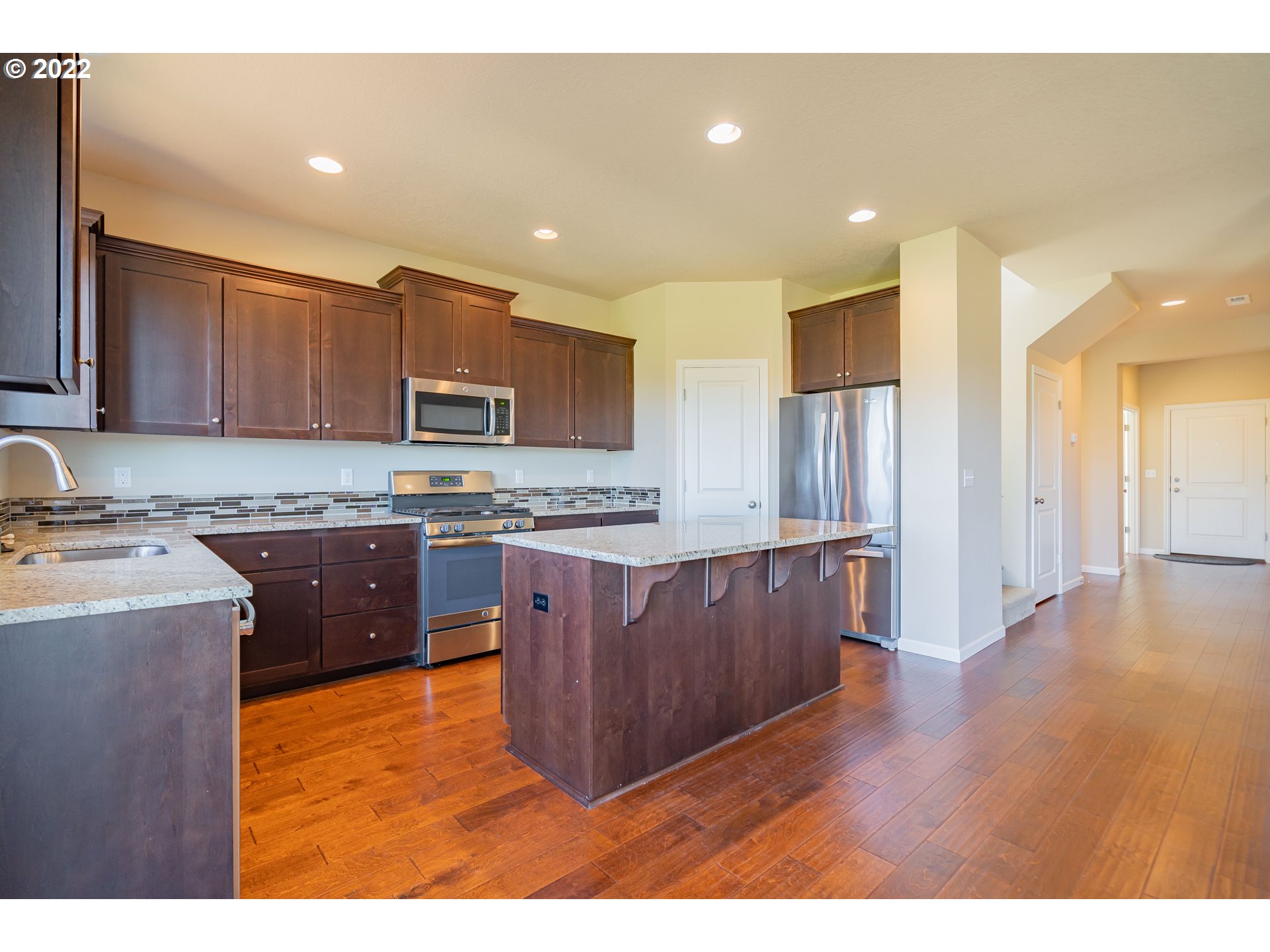 17007 Northwest Tristan Street Portland, OR 97229 - Photo 6 of 27 Kitchen