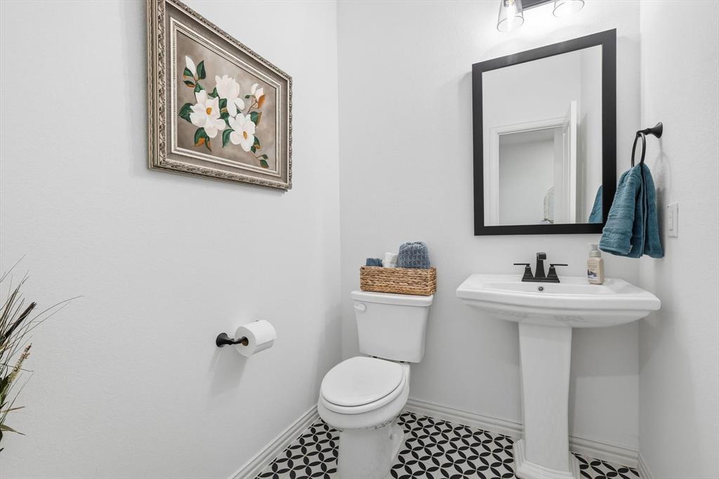 4420 Minnow Cove Oak Point, TX 75068 - Photo 32 of 39 Powder bath