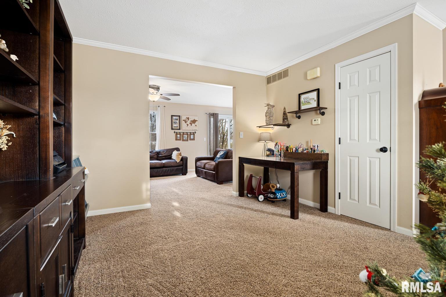 1901 Fieldstone Washington, IL 61571 - Photo 12 of 54 Gallery Image 12