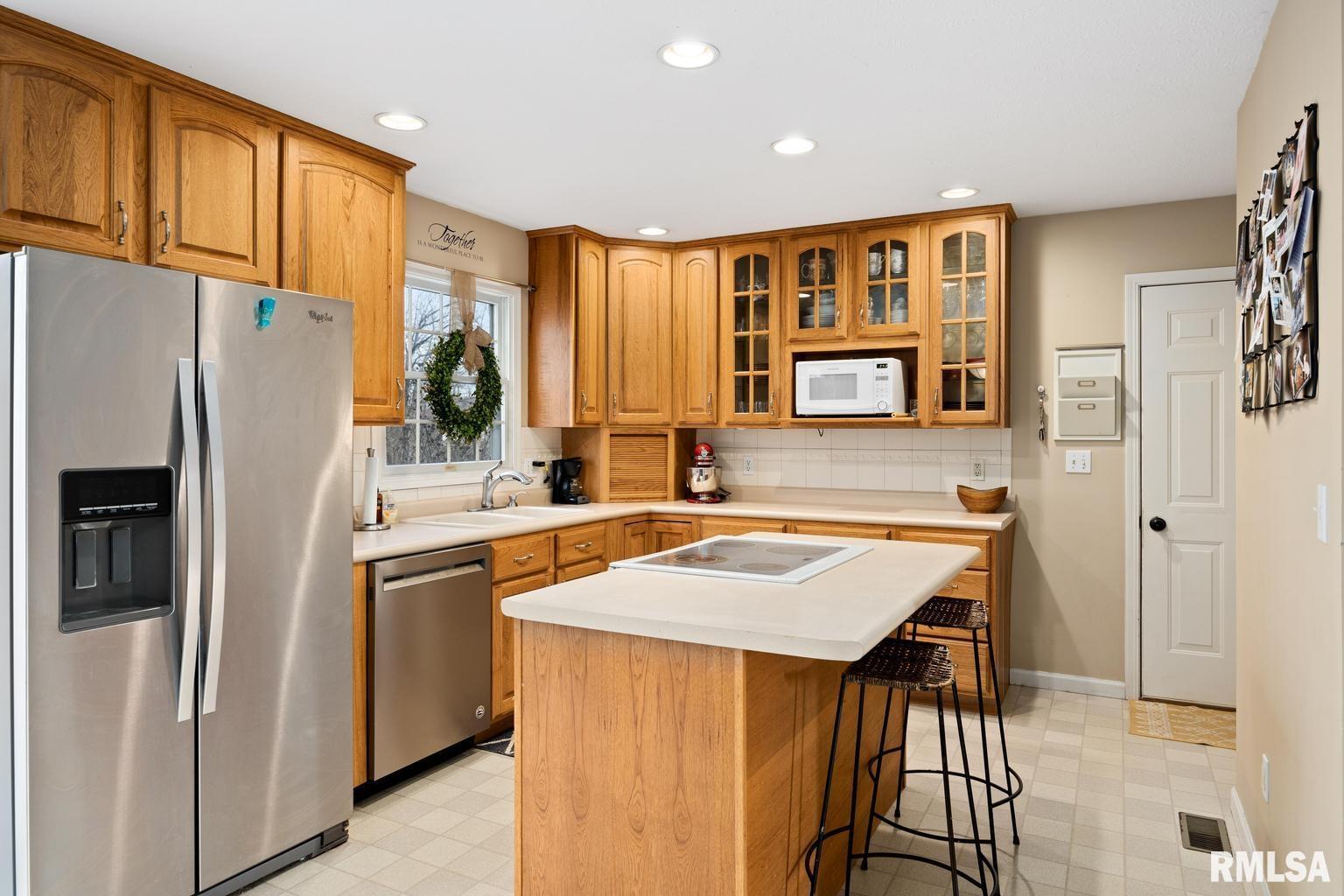 1901 Fieldstone Washington, IL 61571 - Photo 19 of 54 Gallery Image 19