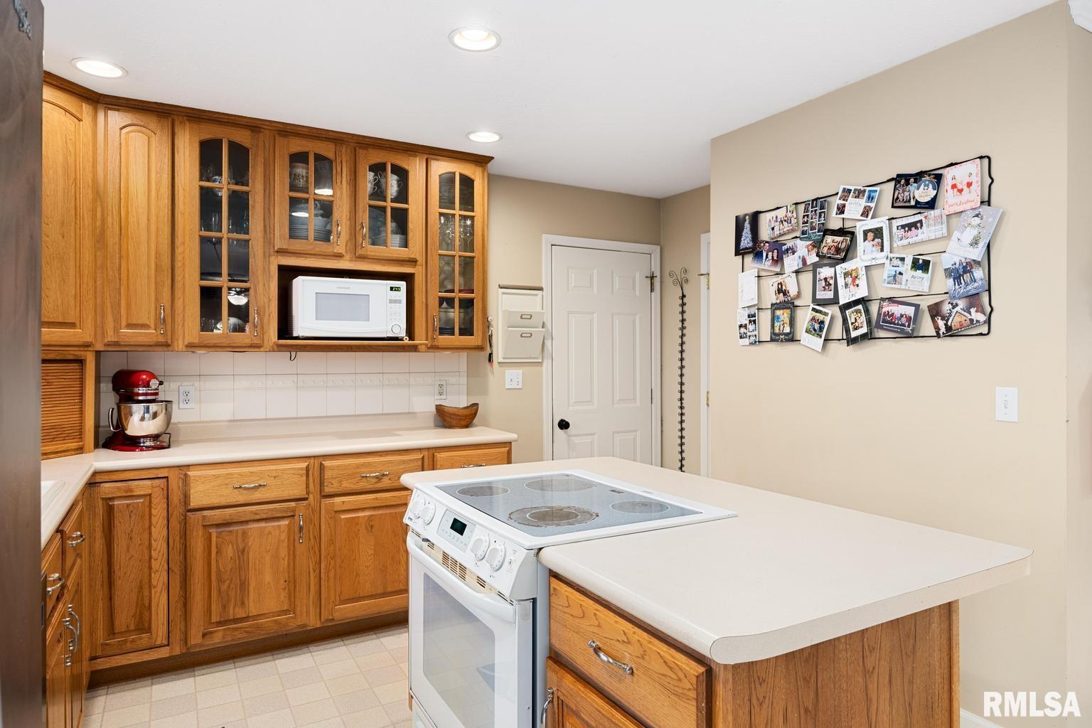 1901 Fieldstone Washington, IL 61571 - Photo 21 of 54 Gallery Image 21