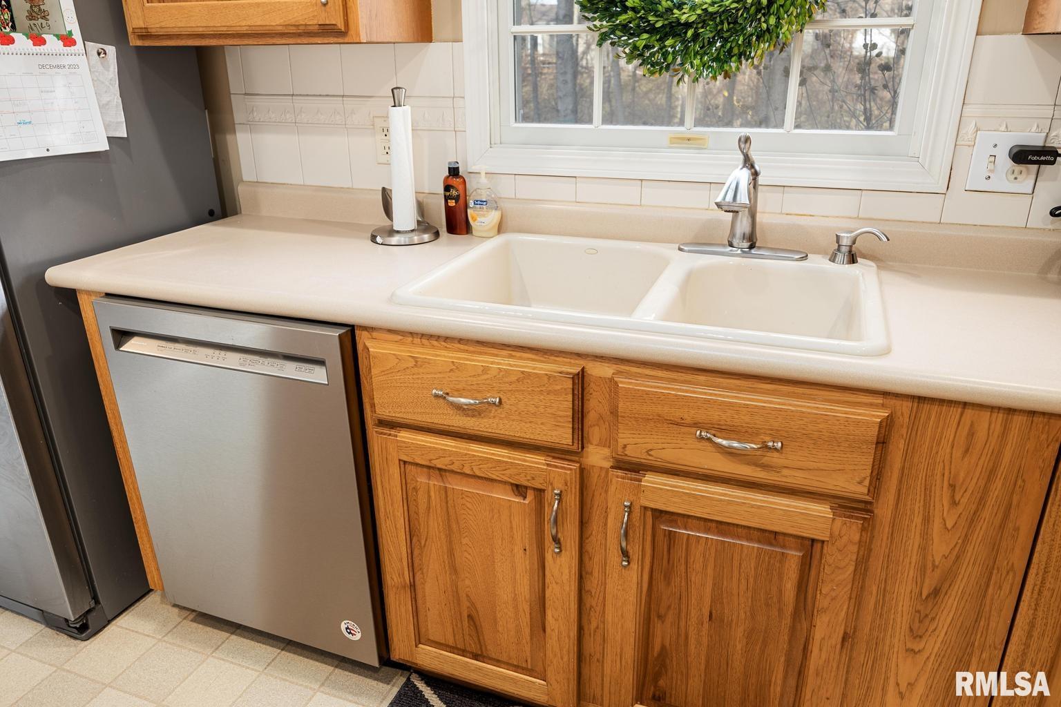 1901 Fieldstone Washington, IL 61571 - Photo 23 of 54 Gallery Image 23