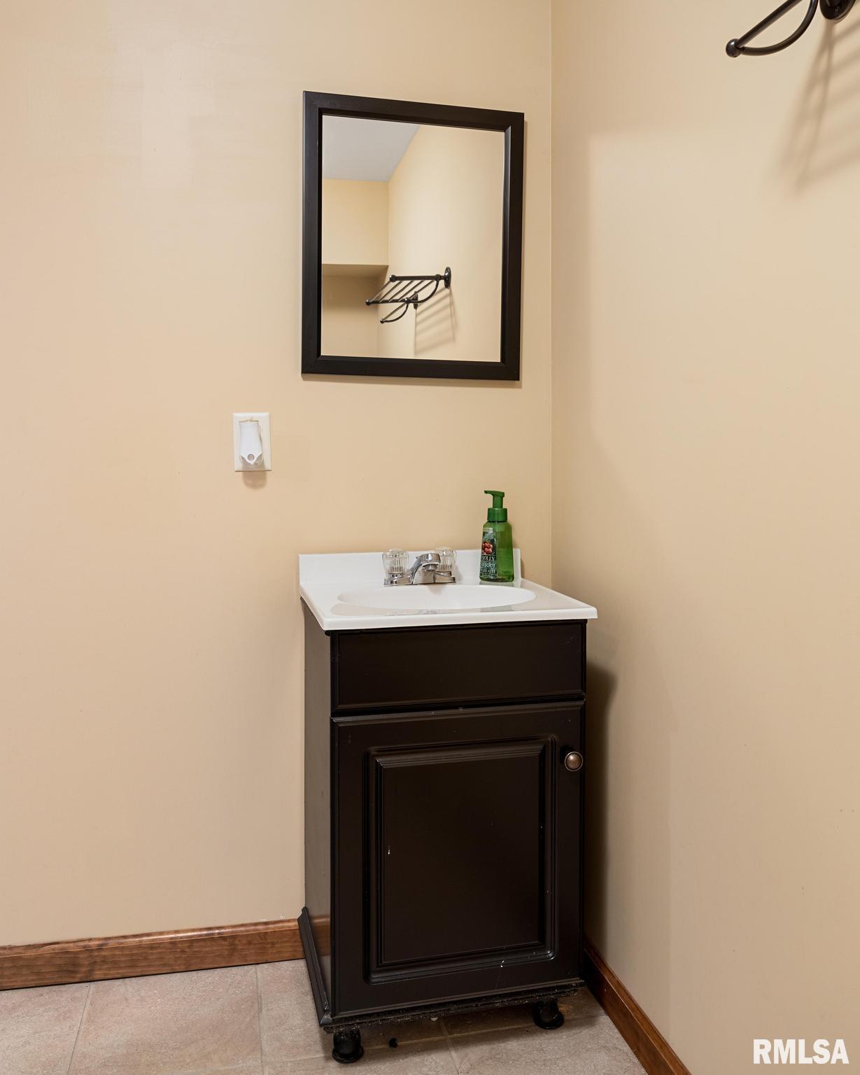 1901 Fieldstone Washington, IL 61571 - Photo 43 of 54 Gallery Image 43
