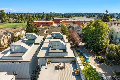 $1,025,000 | 9230 Interlake Avenue North, Seattle, WA 98103