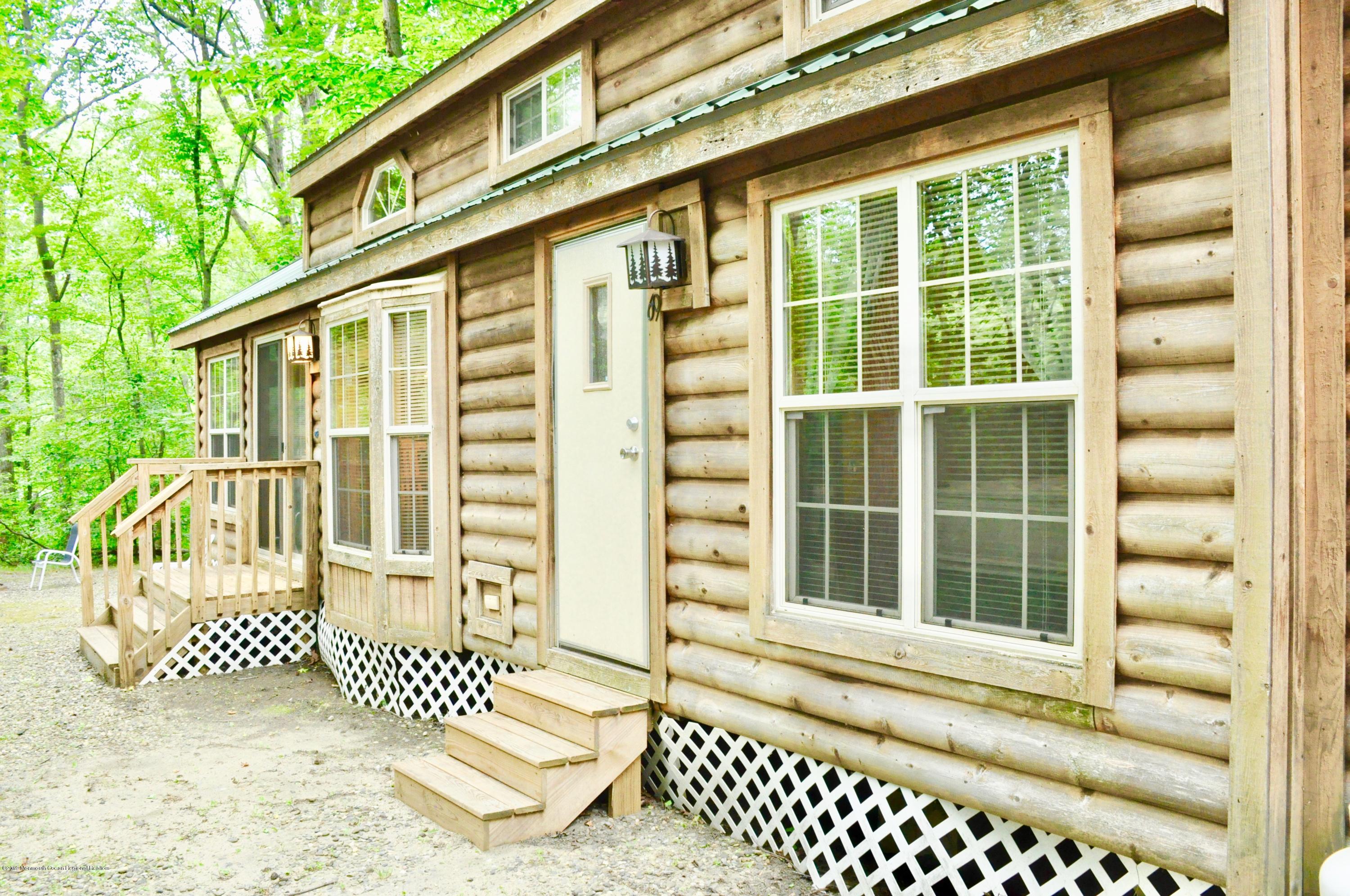 724 Route 537 Cream Ridge, Unit 69 Cream Ridge, NJ 08514 - Photo 3 of 21 DSC_0071