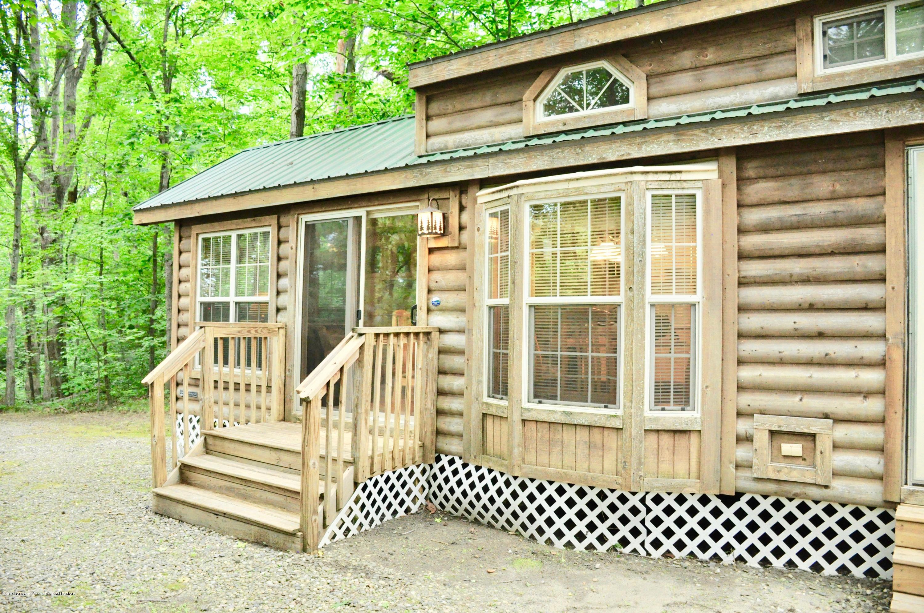 724 Route 537 Cream Ridge, Unit 69 Cream Ridge, NJ 08514 - Photo 4 of 21 DSC_0077