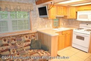 724 Route 537 Cream Ridge, Unit 69 Cream Ridge, NJ 08514 - Photo 7 of 21 Picture 5