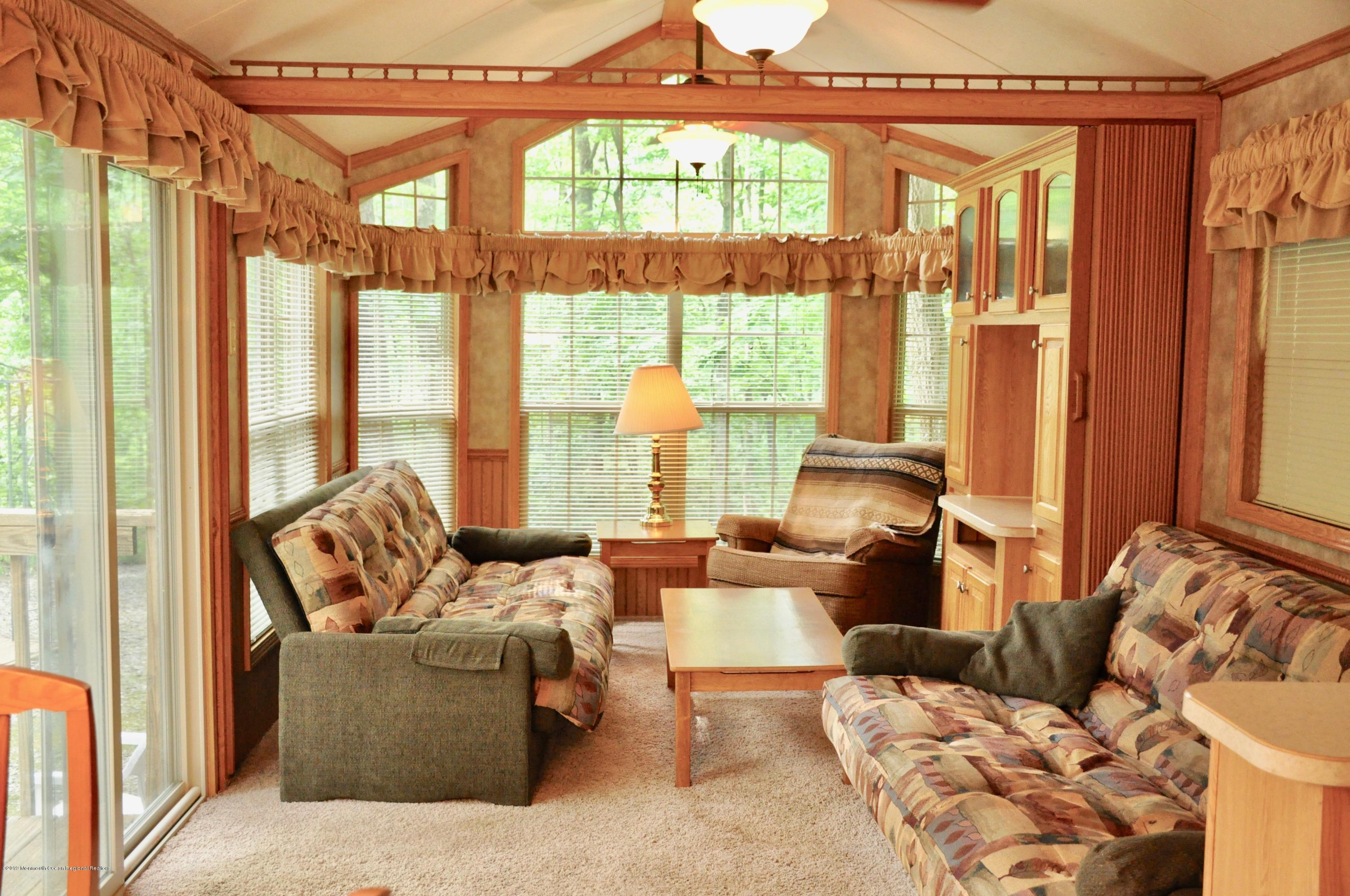 724 Route 537 Cream Ridge, Unit 69 Cream Ridge, NJ 08514 - Photo 9 of 21 Living room