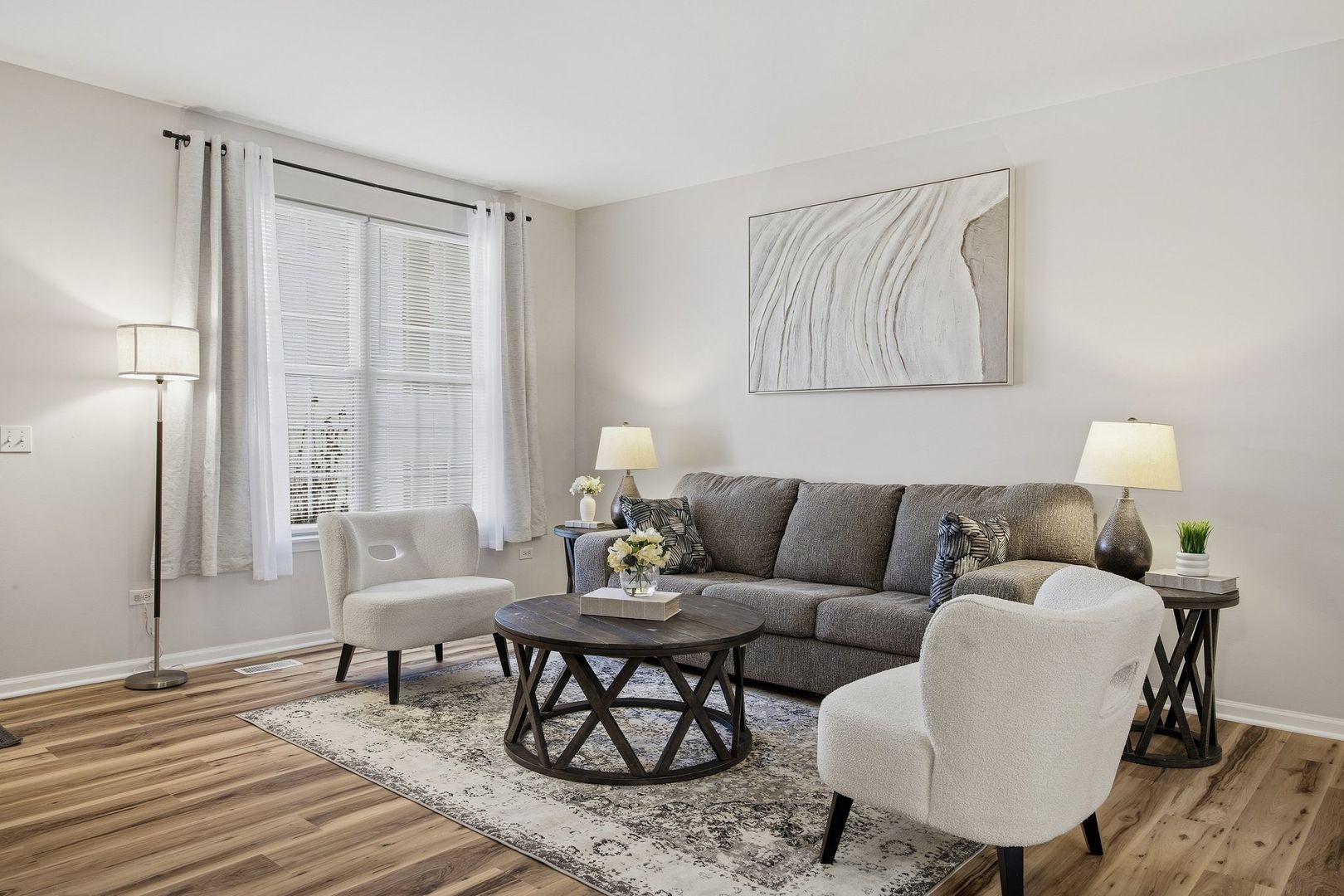 8232 Concord Lane, Unit B Justice, IL 60458 - Photo 5 of 32 a living room with furniture and a window