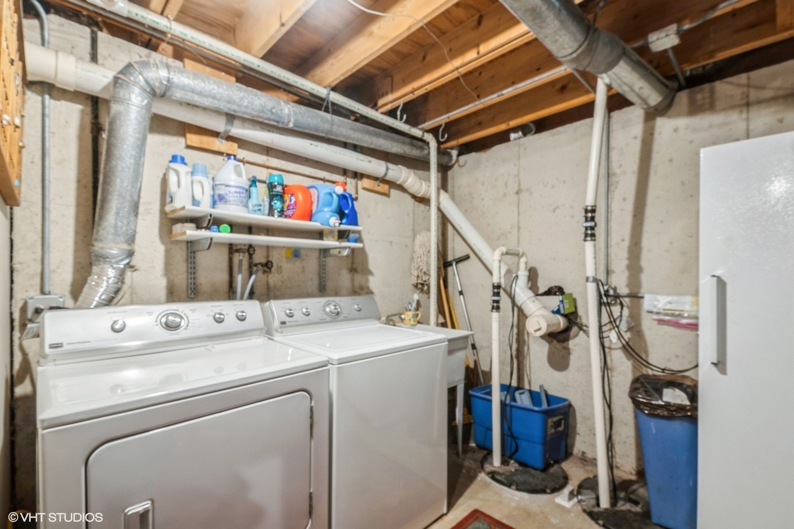 18038 Whitman Lane Lansing, IL 60438 - Photo 16 of 20 a utility room with dryer and washer