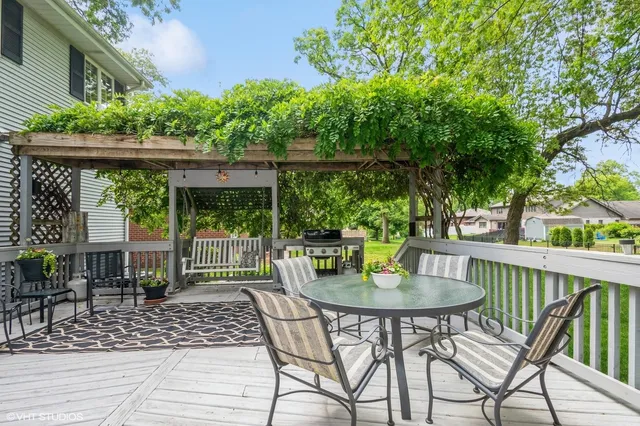 $374,900 | 18038 Whitman Lane, Lansing, IL 60438