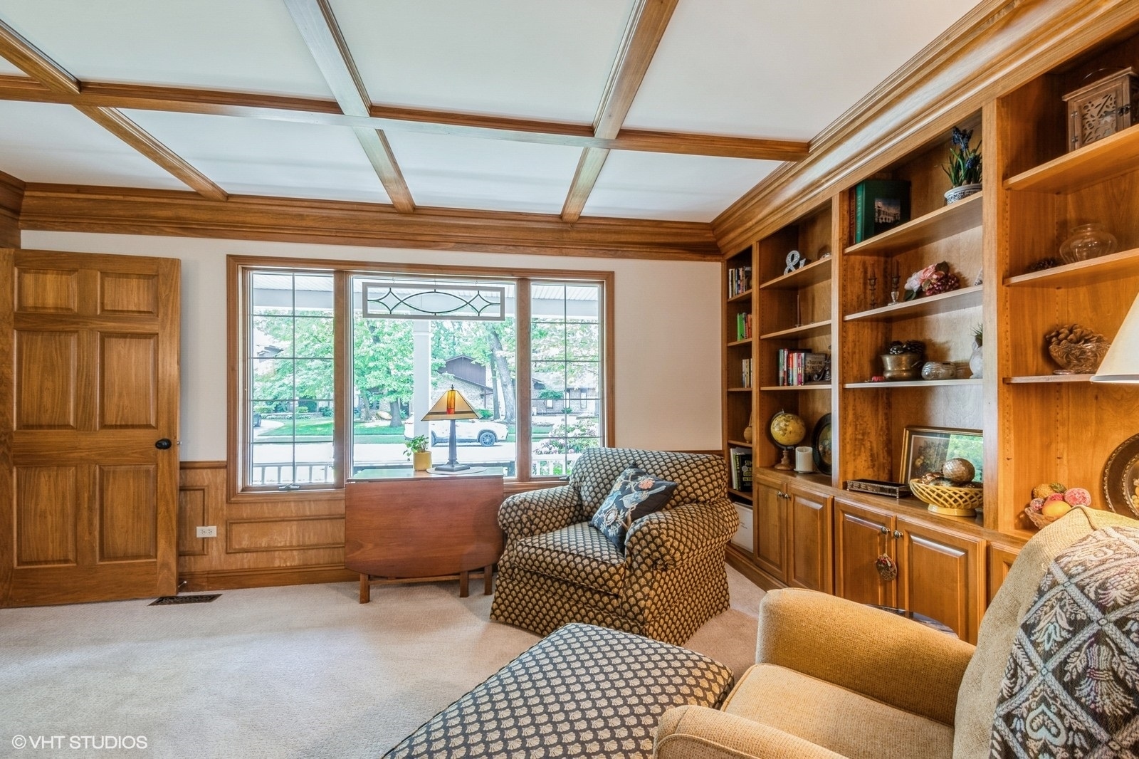 18038 Whitman Lane Lansing, IL 60438 - Photo 3 of 20 a living room with furniture and a window