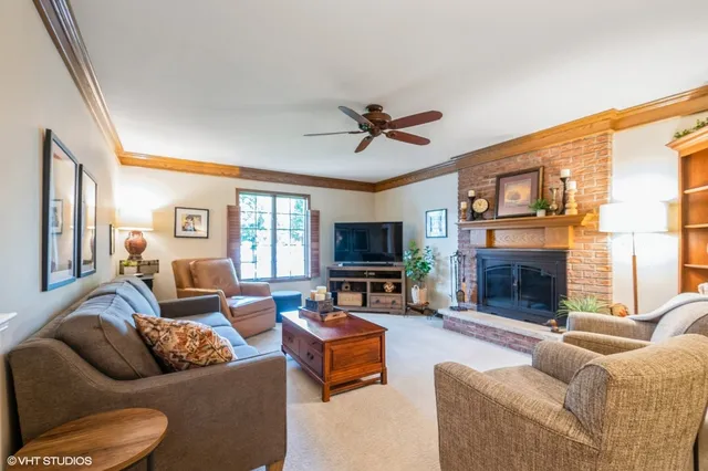 $374,900 | 18038 Whitman Lane, Lansing, IL 60438