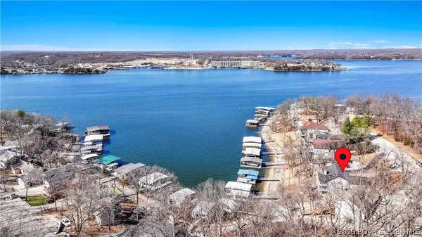 $1,485,000 | 999 Imperial Point Drive, Four Seasons, MO 65049