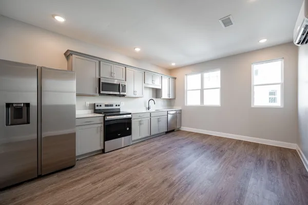 $1,725 | 2341 East 18th Street, Chattanooga, TN 37404